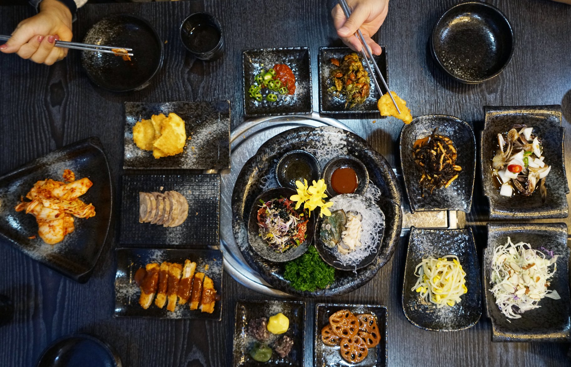 Trải nghiệm văn hóa qua nếp ăn của người Hàn - Nhà Có Hai Người