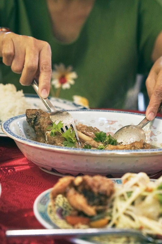 Bua an PERAKANAN kho quen tai KEBAYA 3