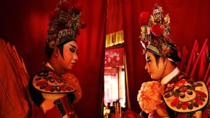 Sắc đỏ qua lăng kính nhiếp ảnh gia Tín Phùng